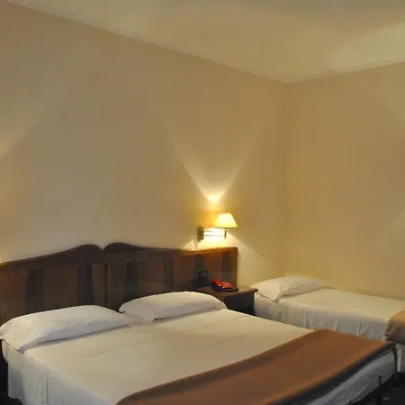 Pavone Hotel Angera