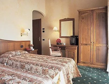 Pavone 3* Angera