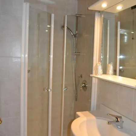 Pavone Hotel Angera